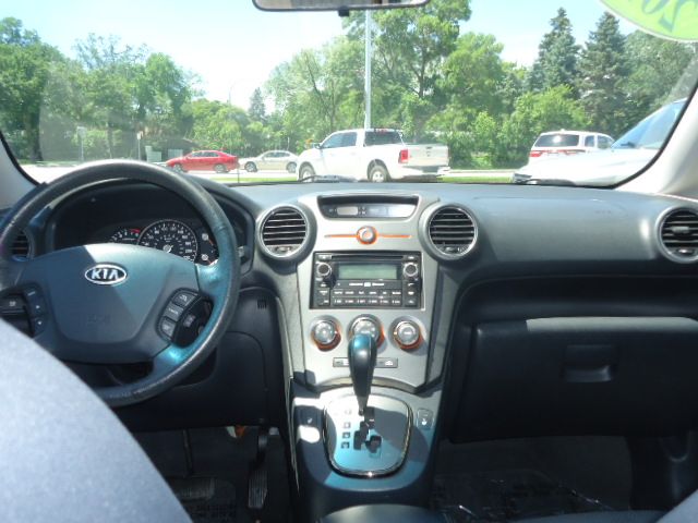 2011 Kia Rondo EX