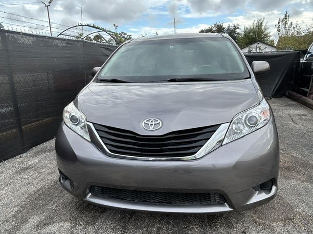 2013 Toyota Sienna LE FWD 8-Passenger V6