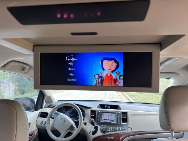 2011 Toyota Sienna XLE Mobility Access 7-Pass V6