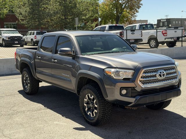 2017 Toyota Tacoma TRD Off-Road V6 6AT 4WD