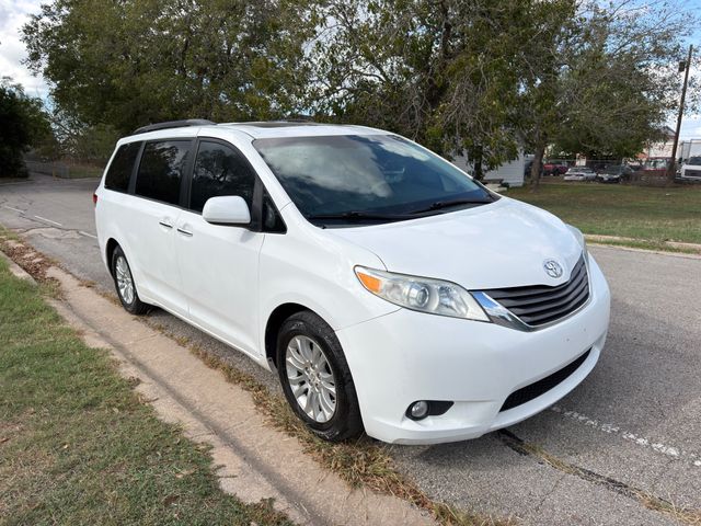 2011 Toyota Sienna XLE Mobility Access 7-Pass V6