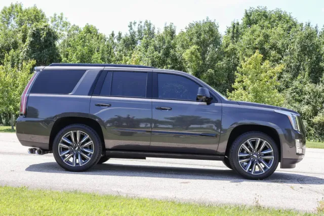2018 Cadillac Escalade Premium 2WD