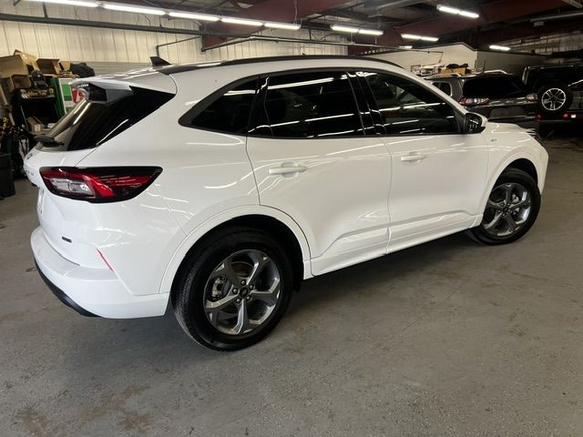 2023 Ford Escape ST-Line Select  Hybrid AWD