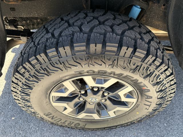 2017 Toyota Tacoma TRD Off-Road V6 6AT 4WD