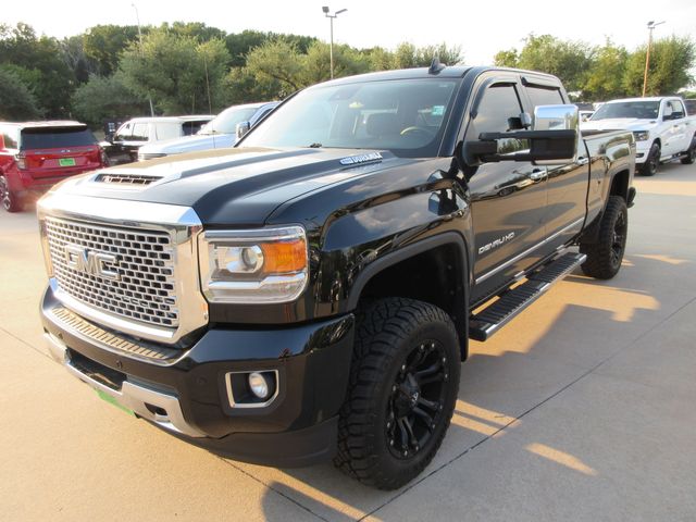 2017 GMC Sierra 3500HD Denali Crew Cab 4WD