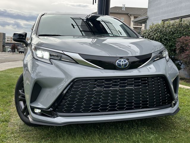 2025 Toyota Sienna XSE 7-Passenger AWD
