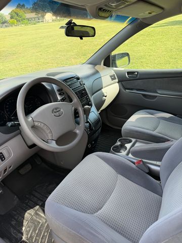 2006 Toyota Sienna LE 8-Passenger