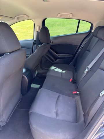 2018 Mazda MAZDA3 i Sport MT 5-Door