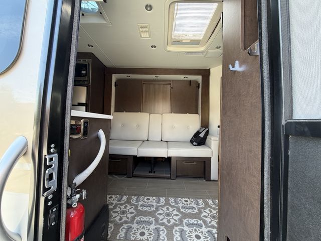 2018 Mercedes-Benz Leisure Travel Unity U24FX