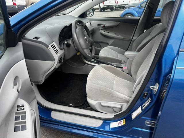 2009 Toyota Corolla LE 4-Speed AT