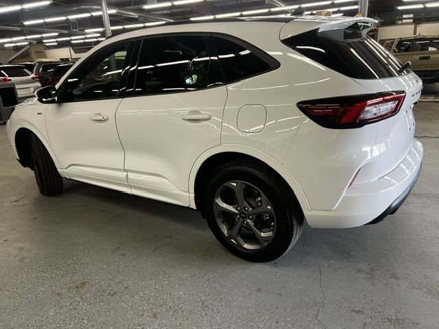 2023 Ford Escape ST-Line Select  Hybrid AWD