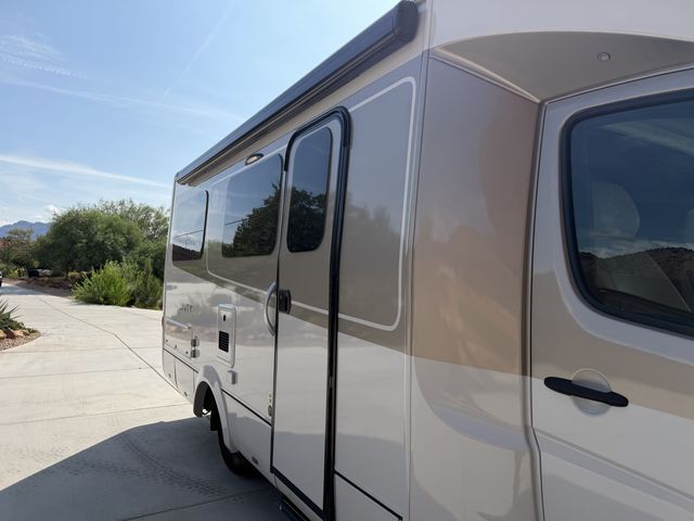 2018 Mercedes-Benz Leisure Travel Unity U24FX
