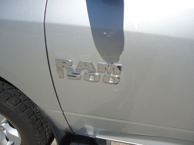 2015 RAM 1500 SLT Crew Cab SWB 4WD