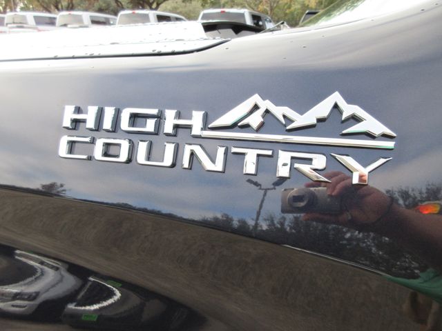 2022 Chevrolet Silverado 1500 High Country Crew Cab 4WD