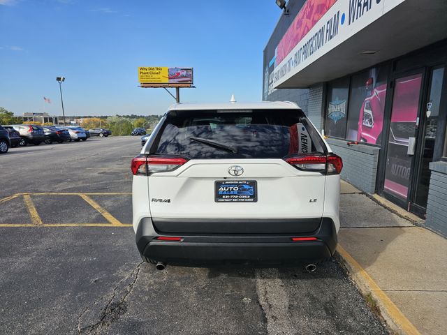 2022 Toyota RAV4 LE