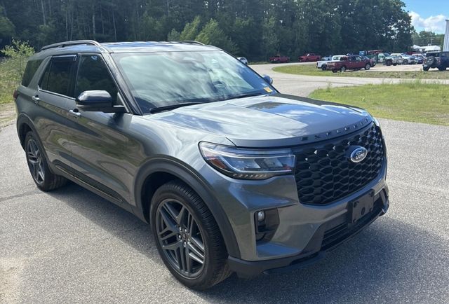 2025 Ford Explorer ST-Line AWD