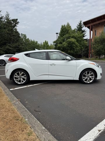 2016 Hyundai Veloster Base 6MT