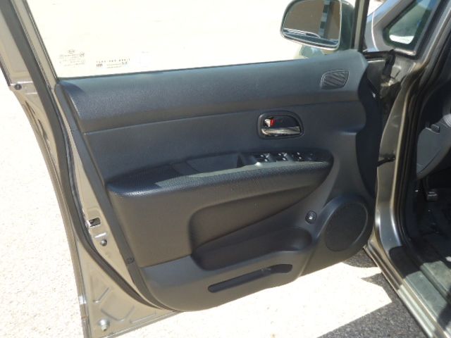 2011 Kia Rondo EX