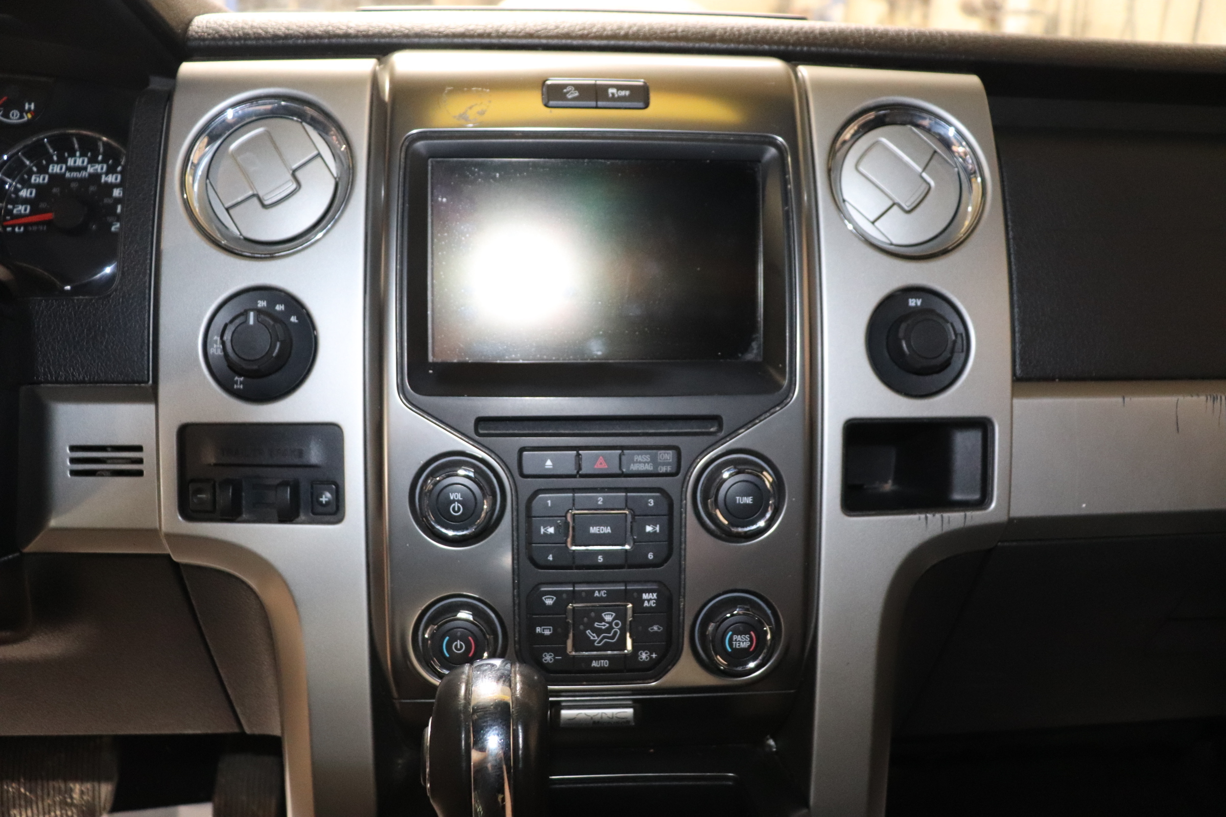 2014 Ford F-150 (Y)(K)(5) XLT SuperCrew 6.5-ft. Bed 4WD - 11