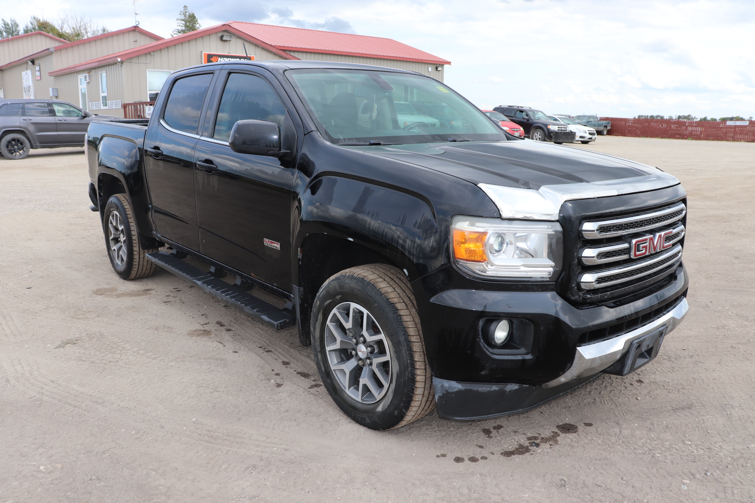 2016 GMC Canyon (R)(K)(5) SLE Crew Cab 4WD - 2