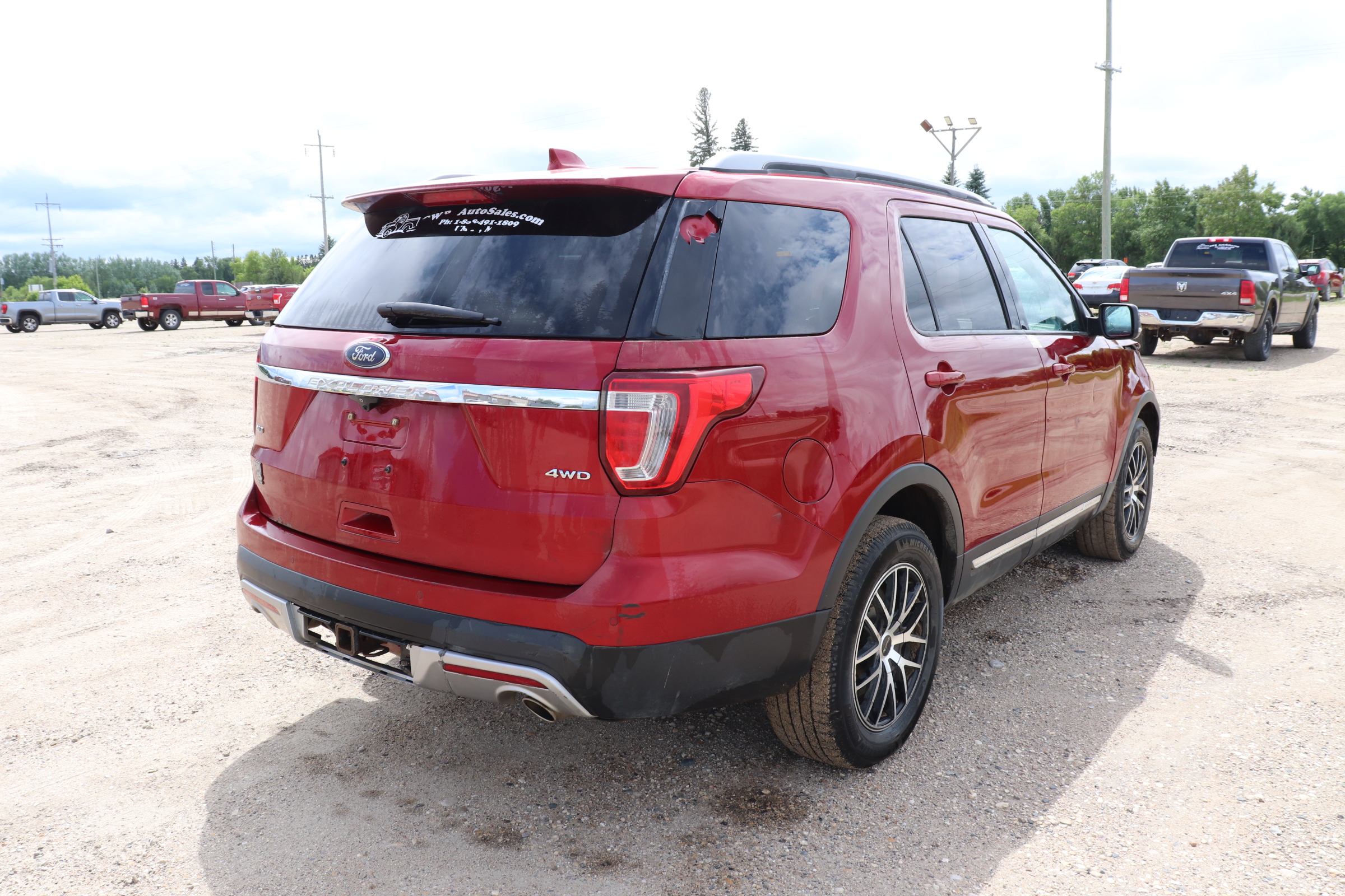 2017 Ford Explorer (R)(J)(7) XLT 4WD - 5