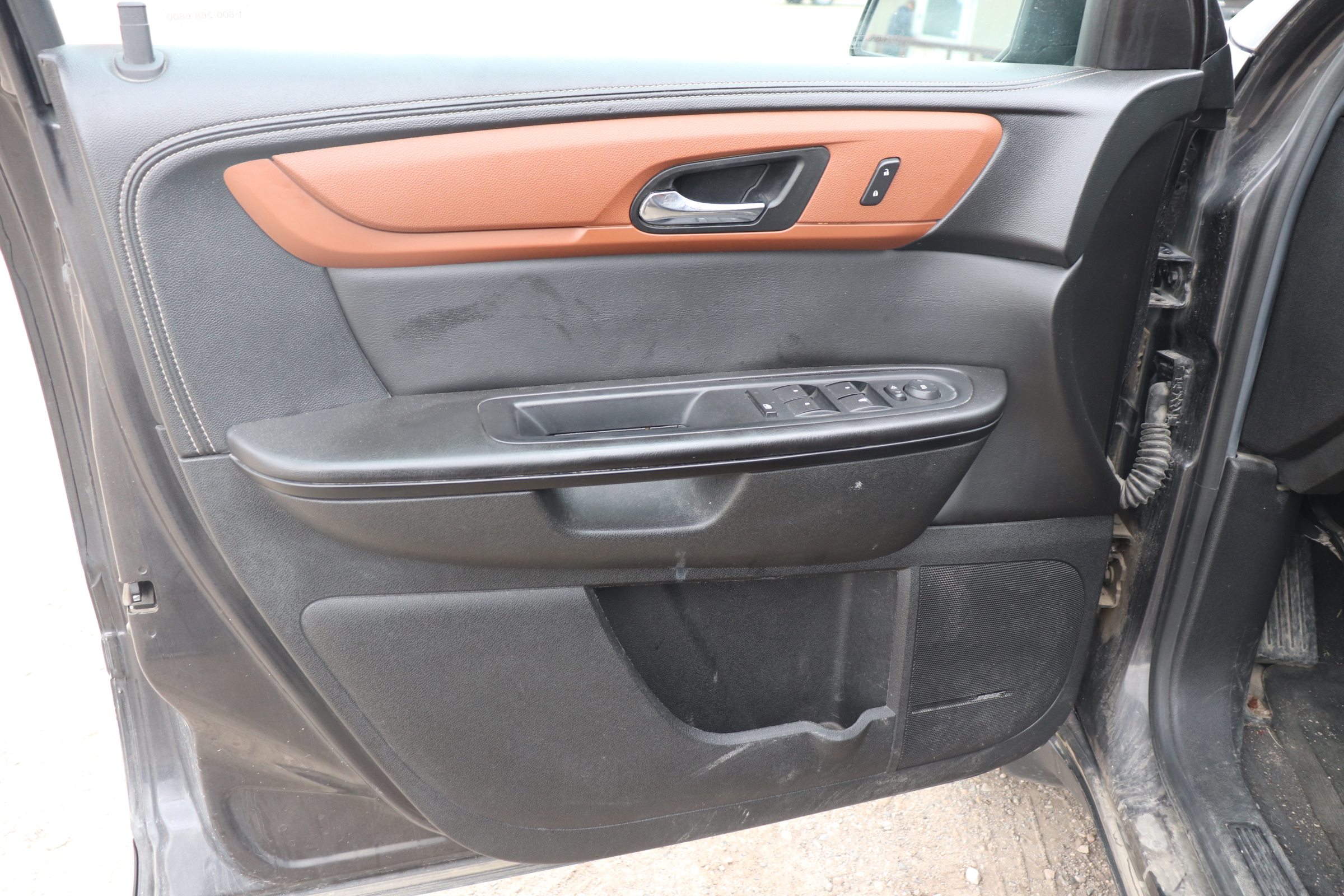 2015 Chevrolet Traverse (R)(G)(7) 2LT AWD - 9
