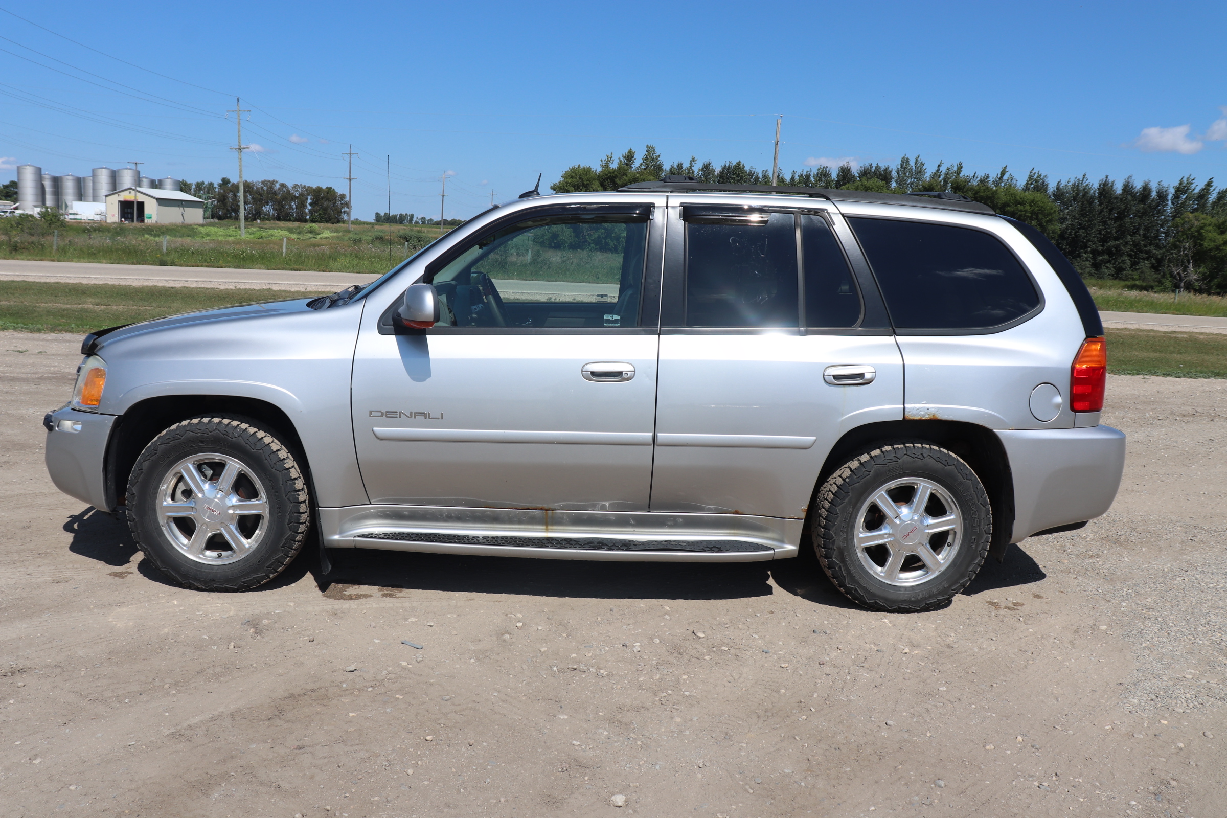 2005 GMC Envoy (R)(E)(5) Denali 4WD - 4
