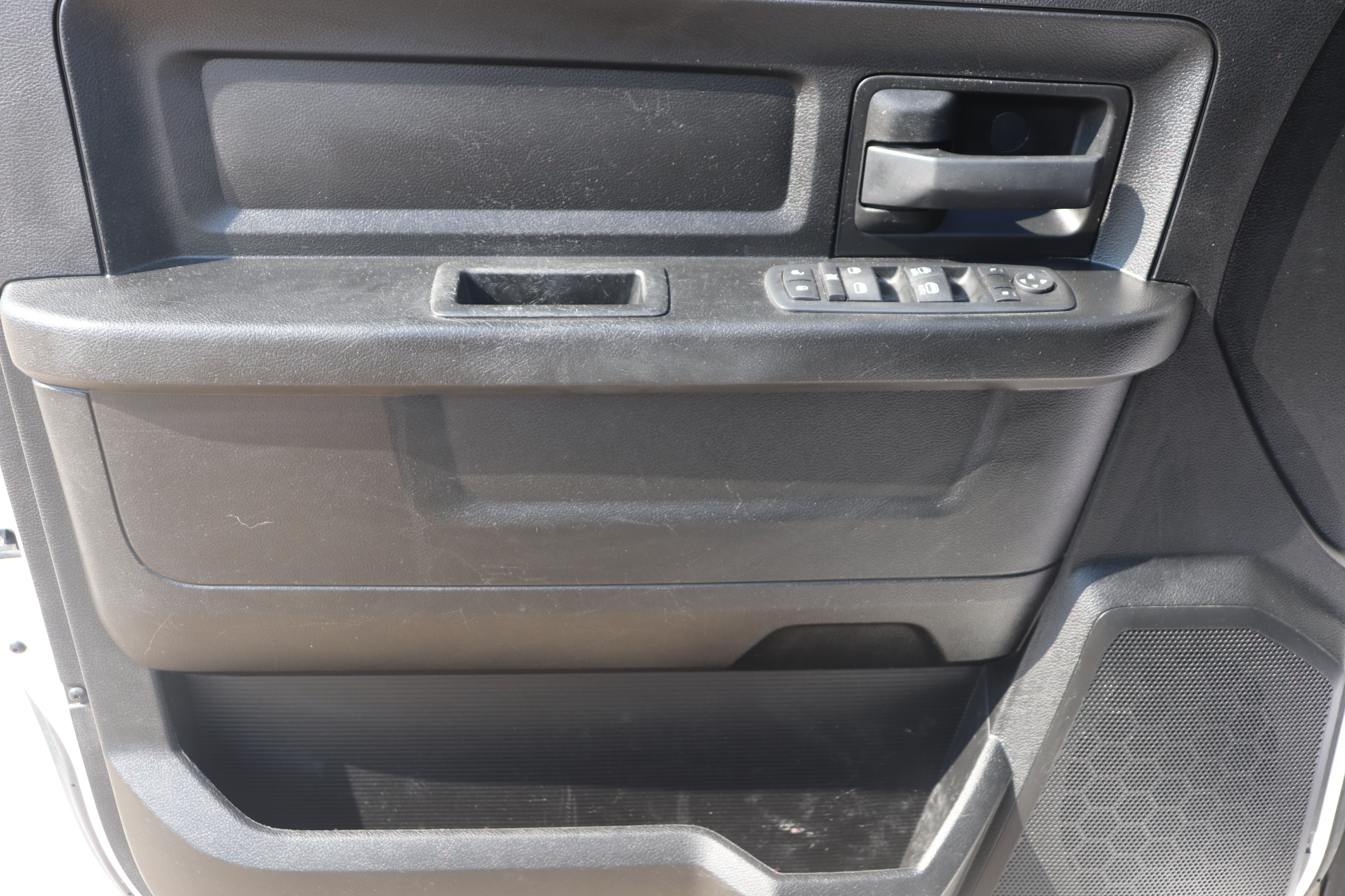 2020 RAM 1500 Classic (G)(W)(6) Tradesman Quad Cab 4WD - 10