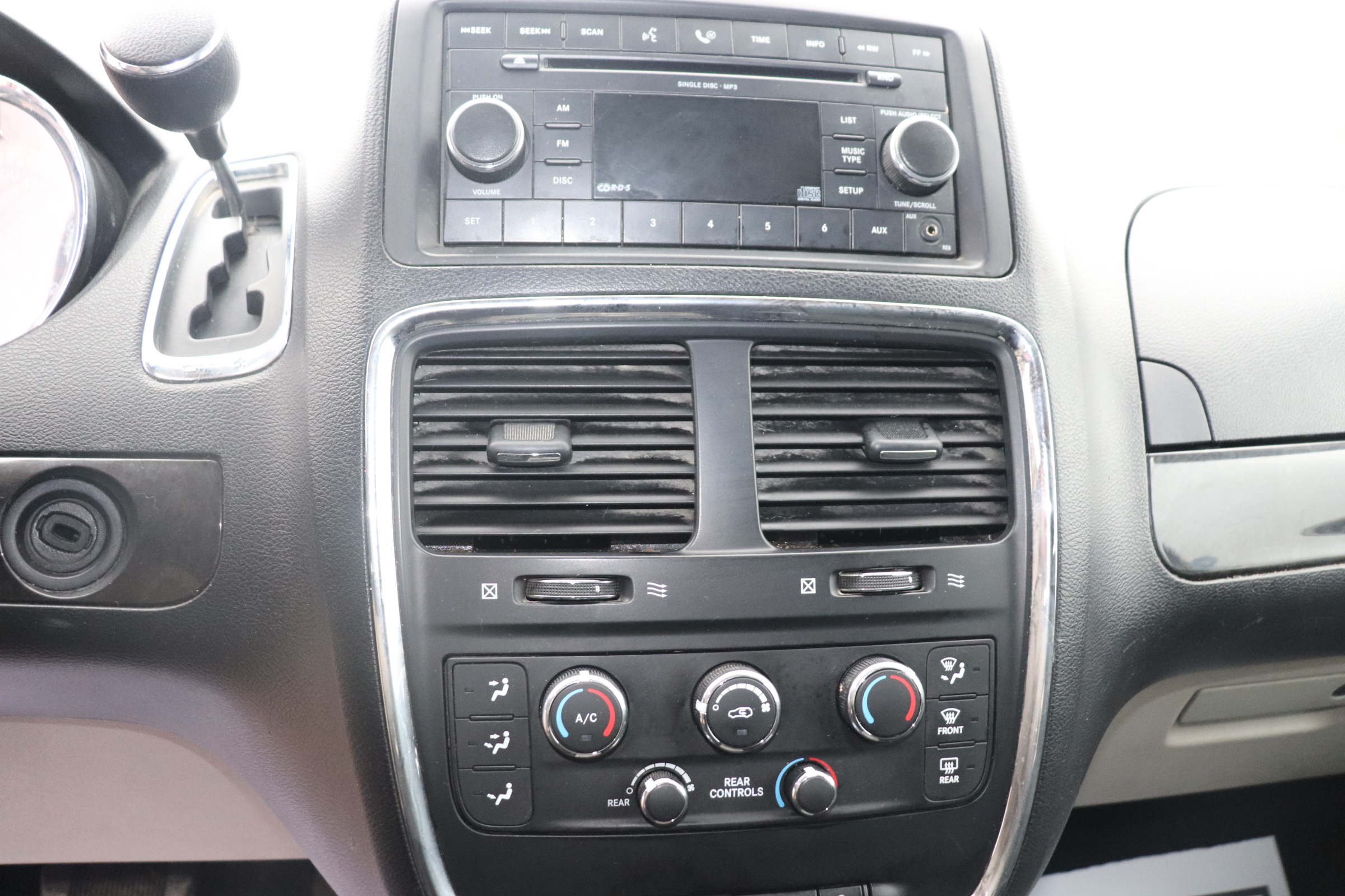 2012 Dodge Grand Caravan (R)(C)(7) SE - 5