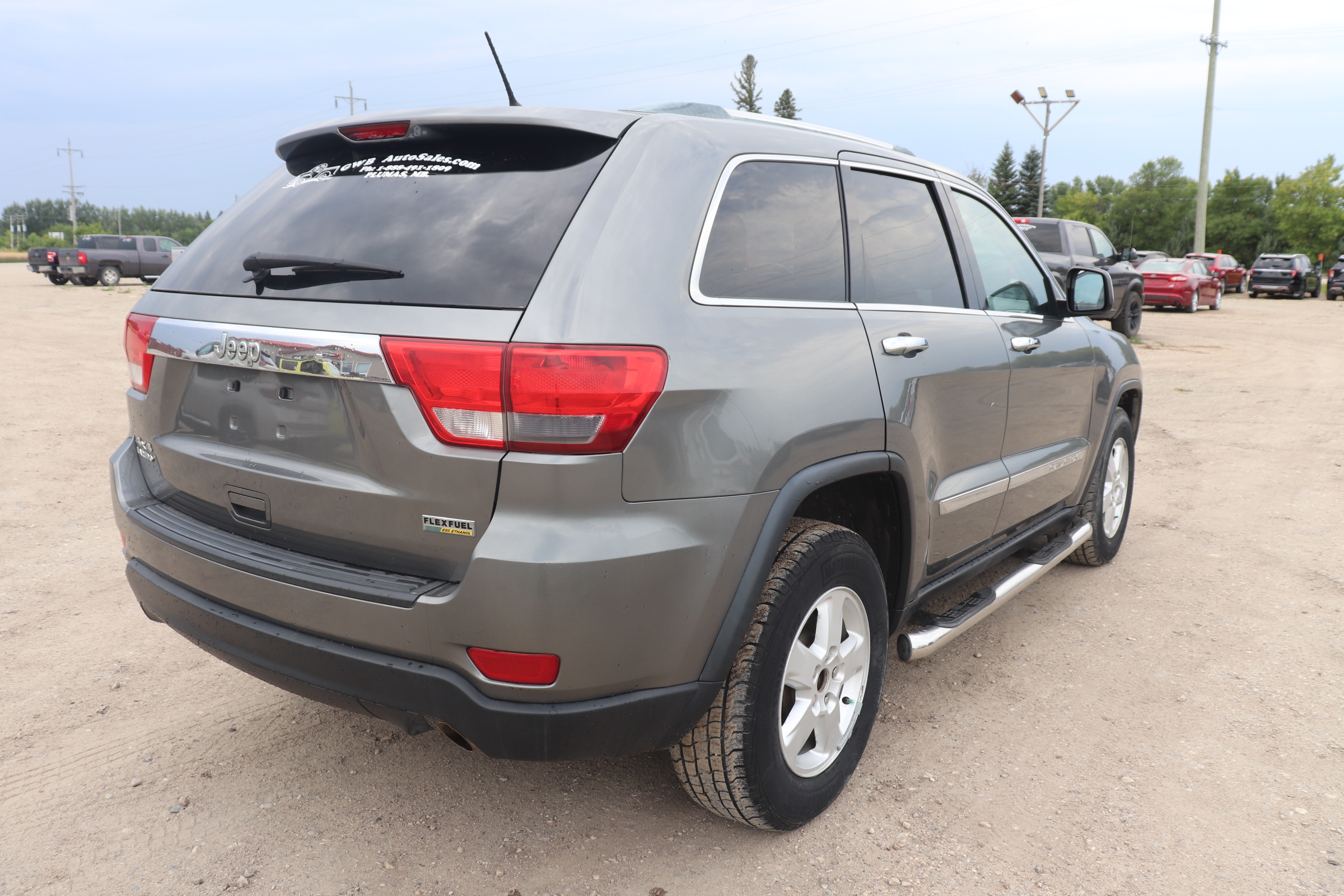 2012 Jeep Grand Cherokee (R)(G)(5) Laredo 4WD - 8