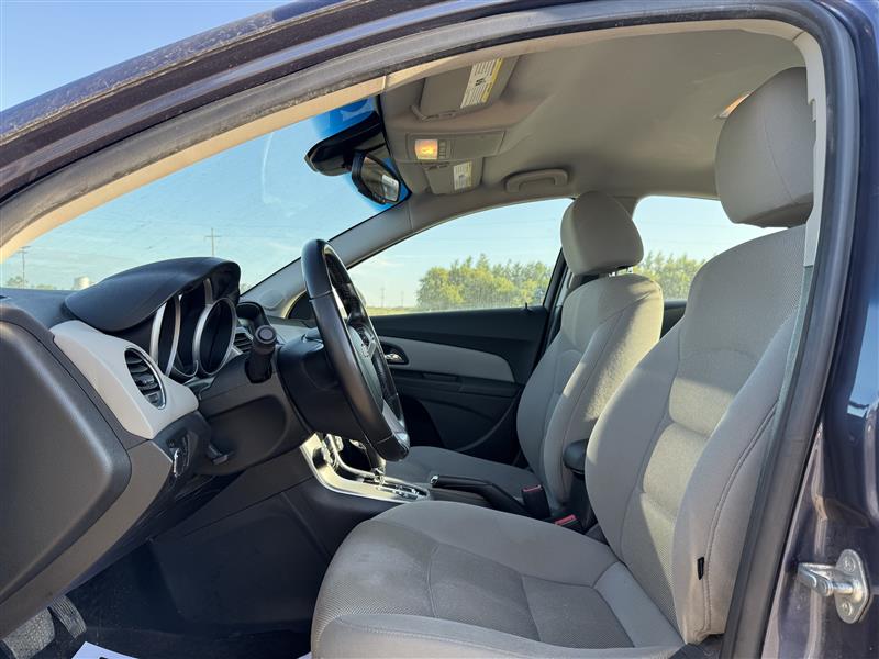 2013 Chevrolet Cruze (R)(D)(5) 1LT Auto - 11