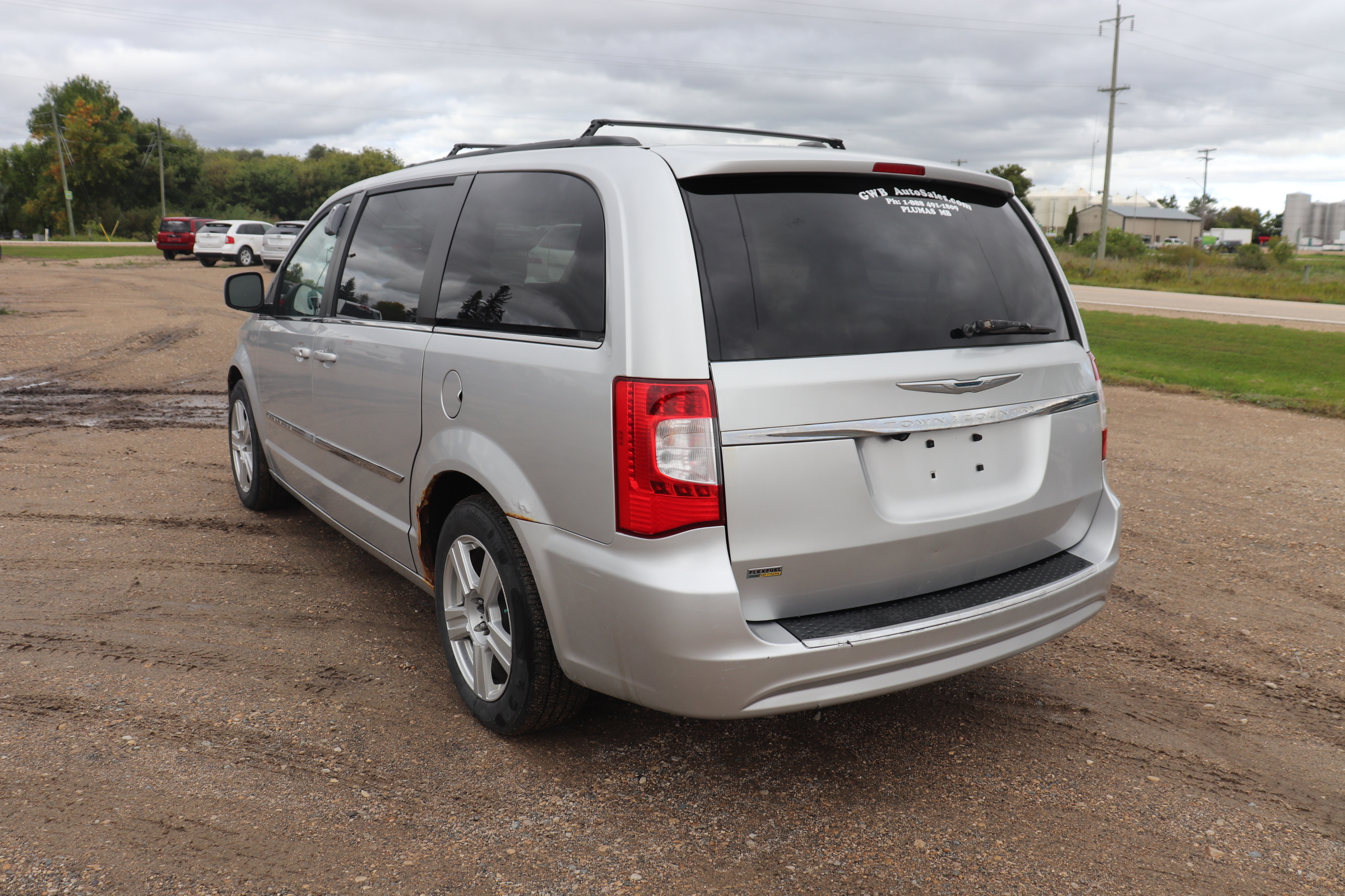 2012 Chrysler Town & Country (R)(E)(7) Touring - 6