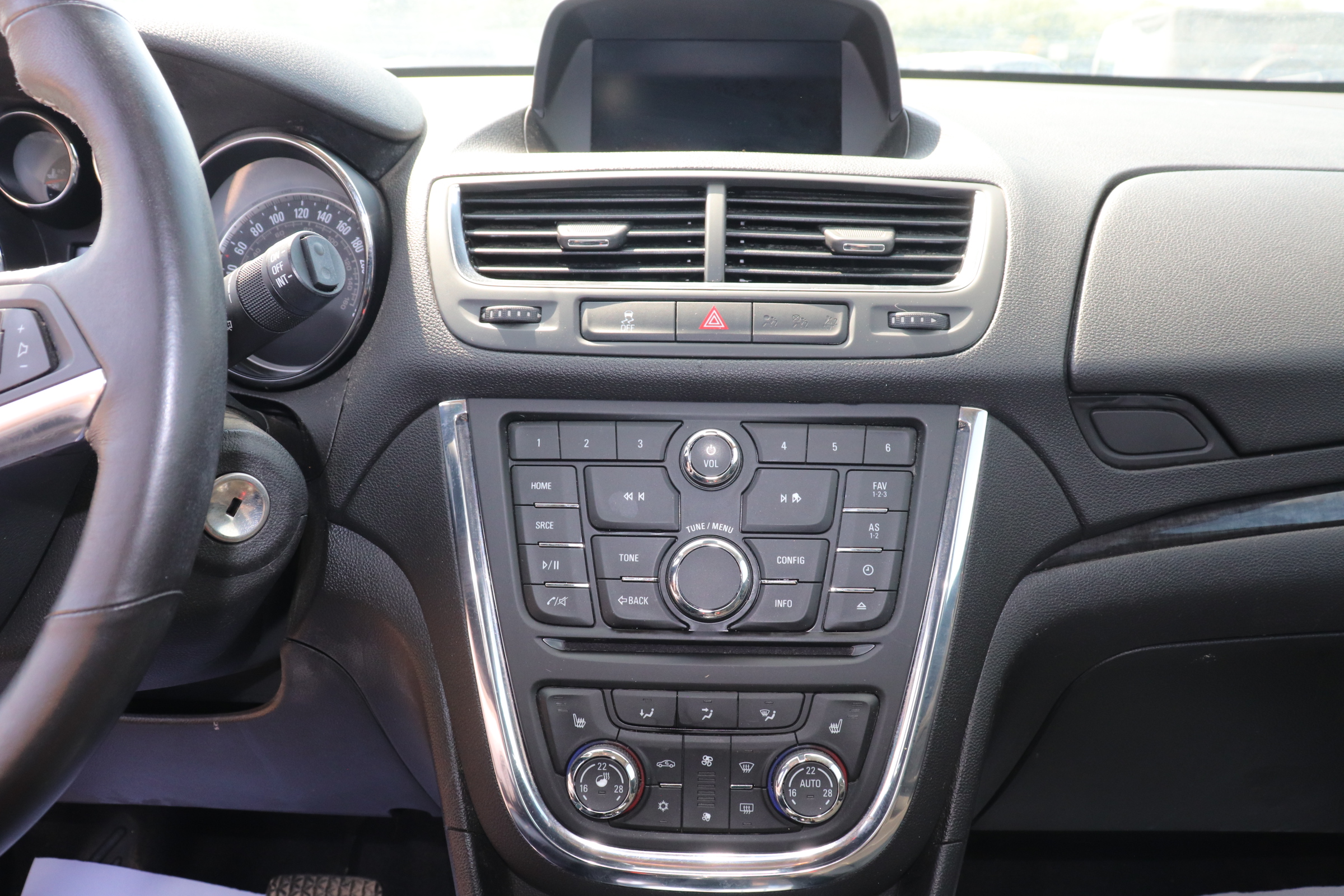 2013 Buick Encore (R)(G)(5) Leather AWD - 12