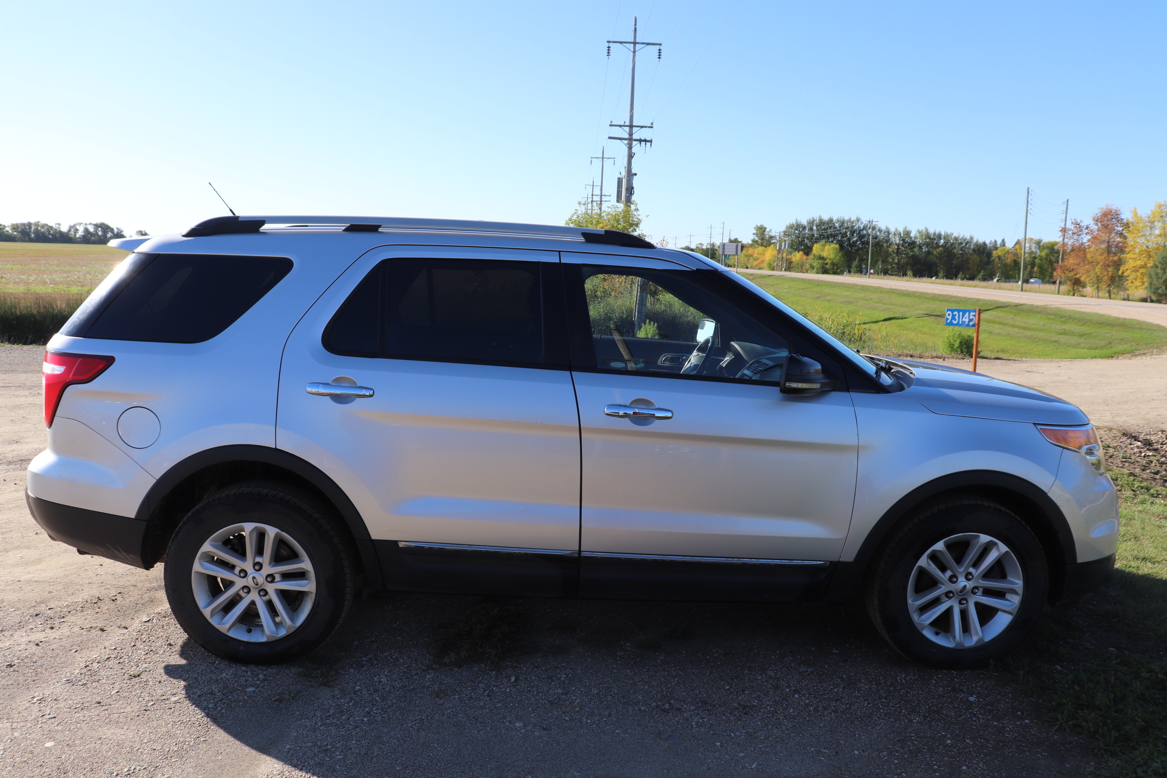 2013 Ford Explorer (R)(H)(7) XLT 4WD - 5