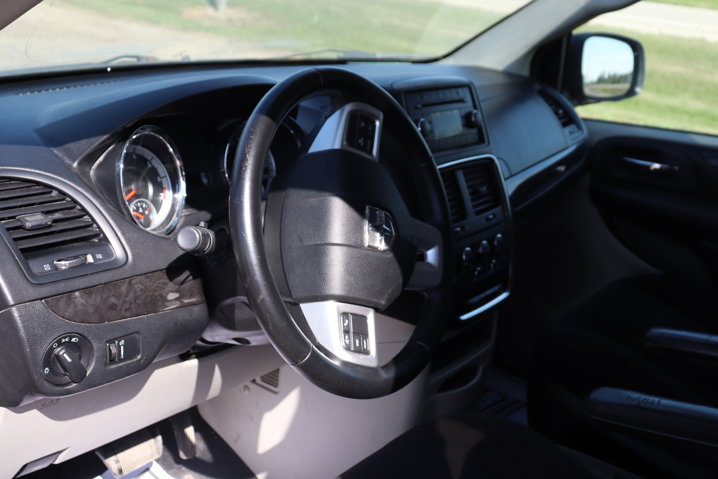 2014 Dodge Grand Caravan (R)(C)(7) SE - 15