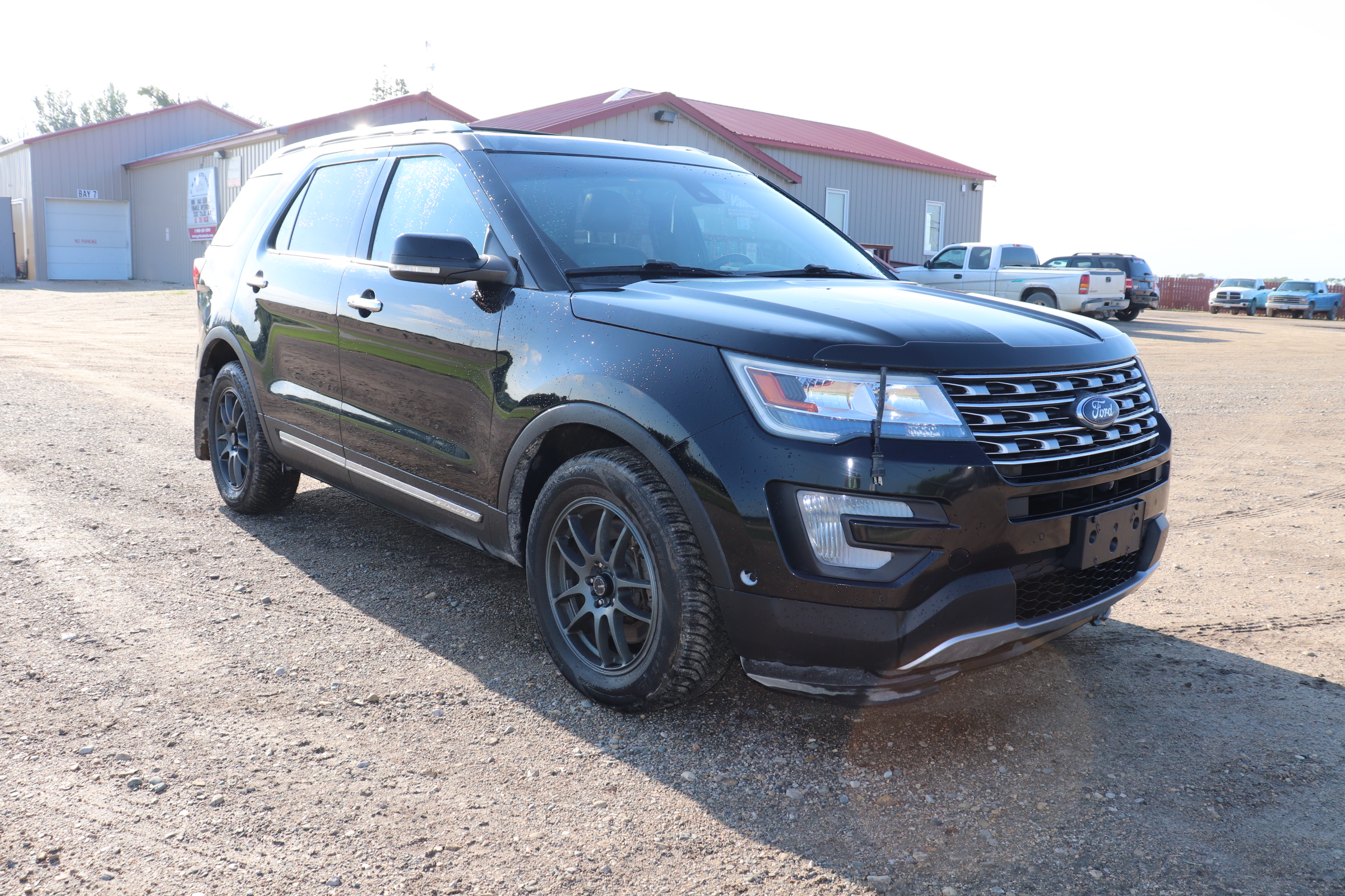 2017 Ford Explorer (R)(P)(7) Limited 4WD - 2