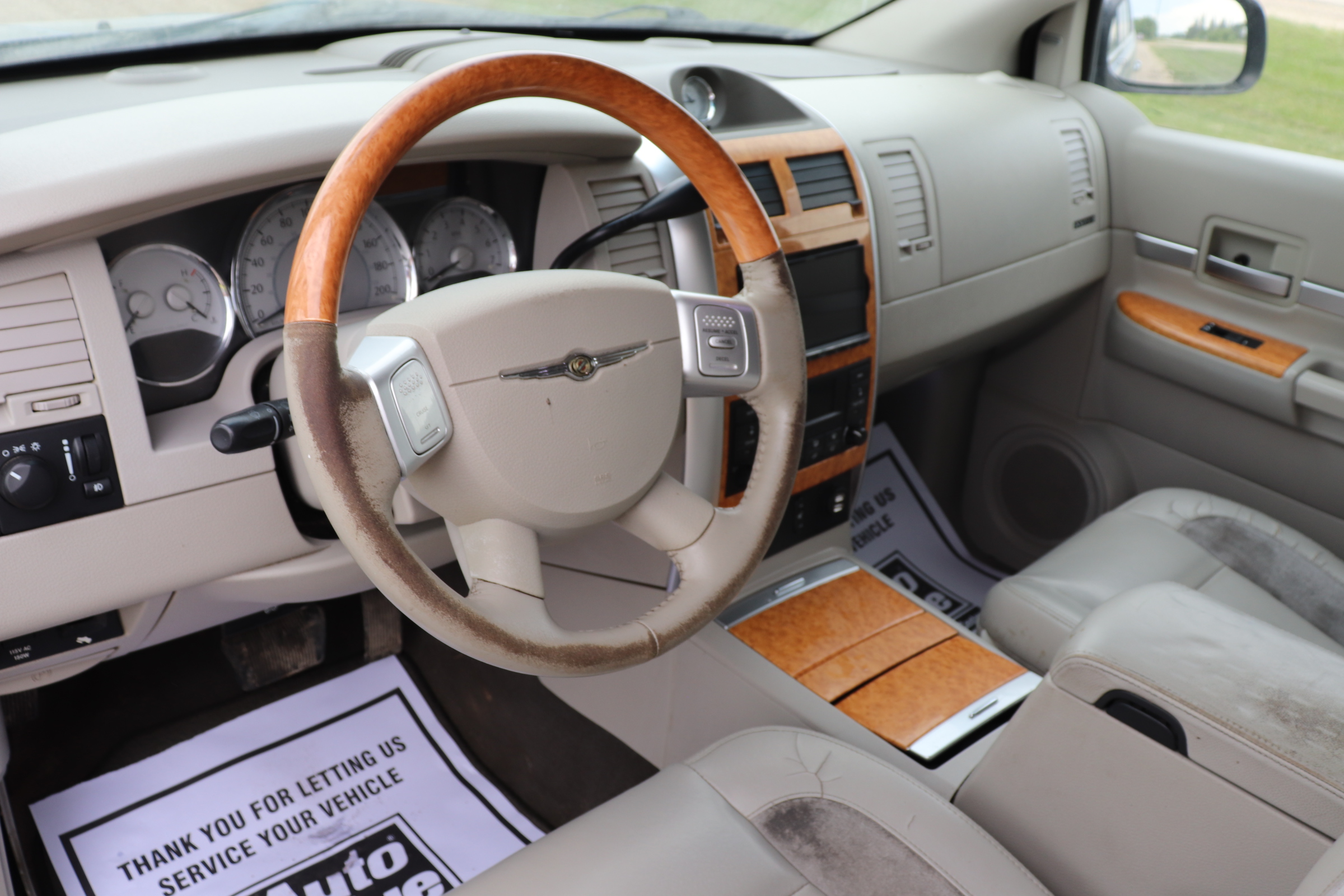 2007 Chrysler Aspen (R)(D)(7) Limited 4WD - 11
