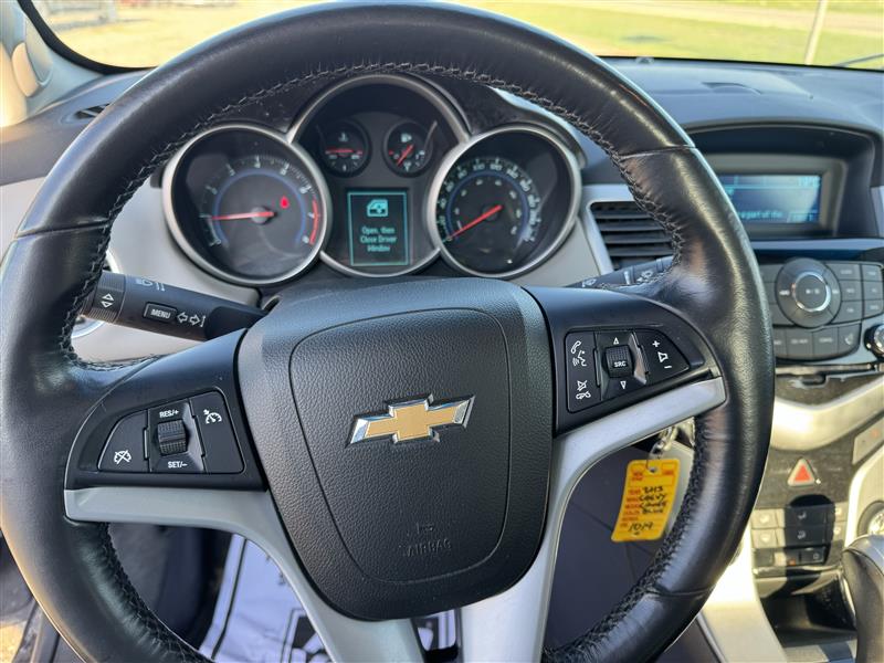 2013 Chevrolet Cruze (R)(D)(5) 1LT Auto - 12