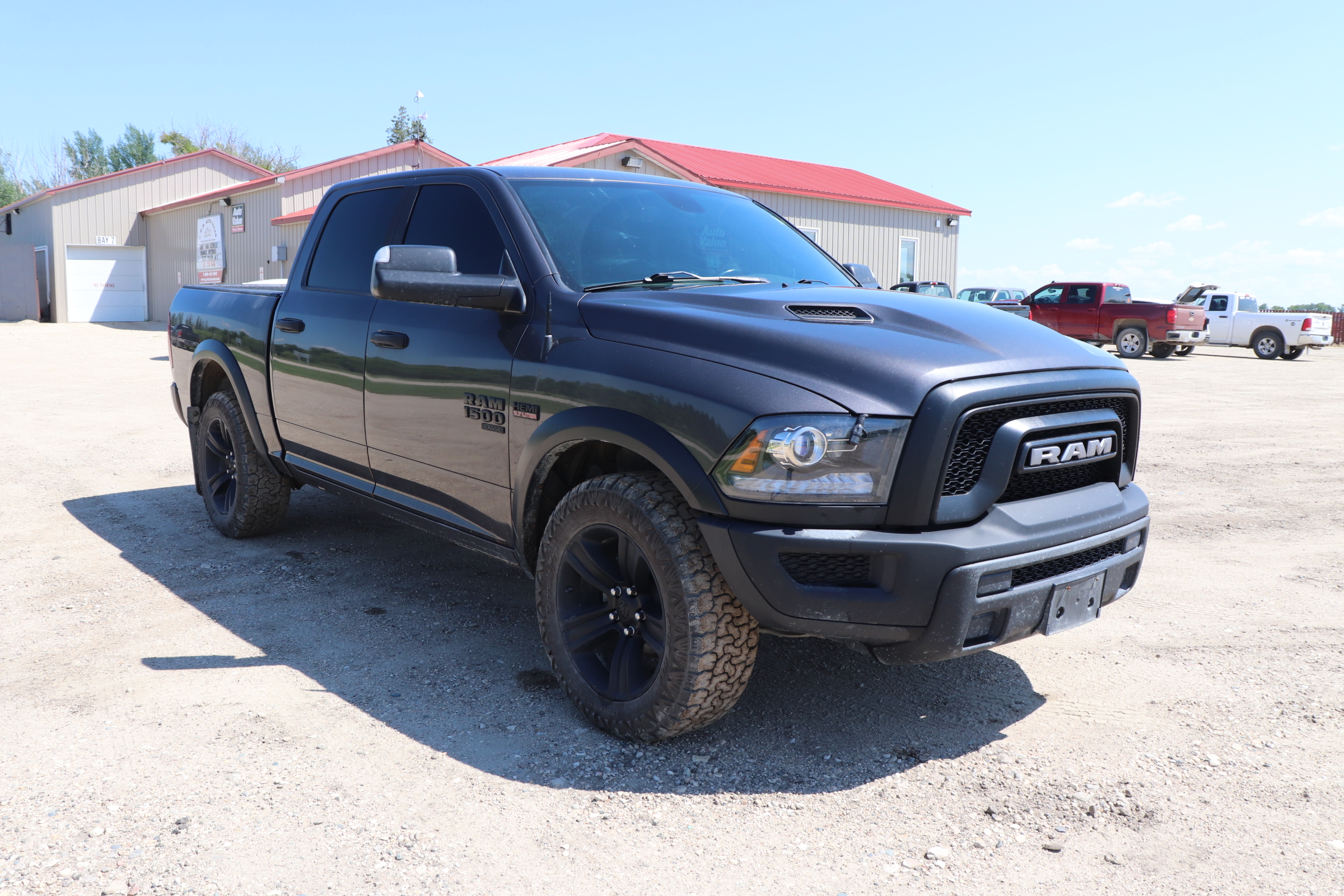 2022 RAM 1500 Classic (R)(Z+)(6) Tradesman Crew Cab SWB 4WD - 2