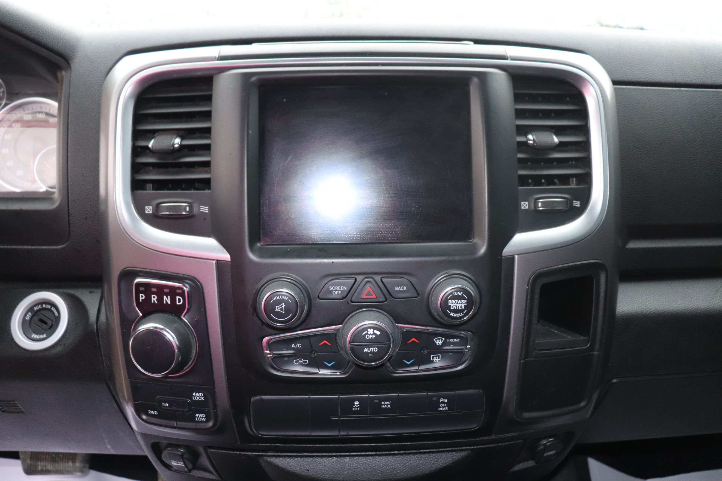 2022 RAM 1500 Classic (R)(Z+)(6) Tradesman Crew Cab SWB 4WD - 13