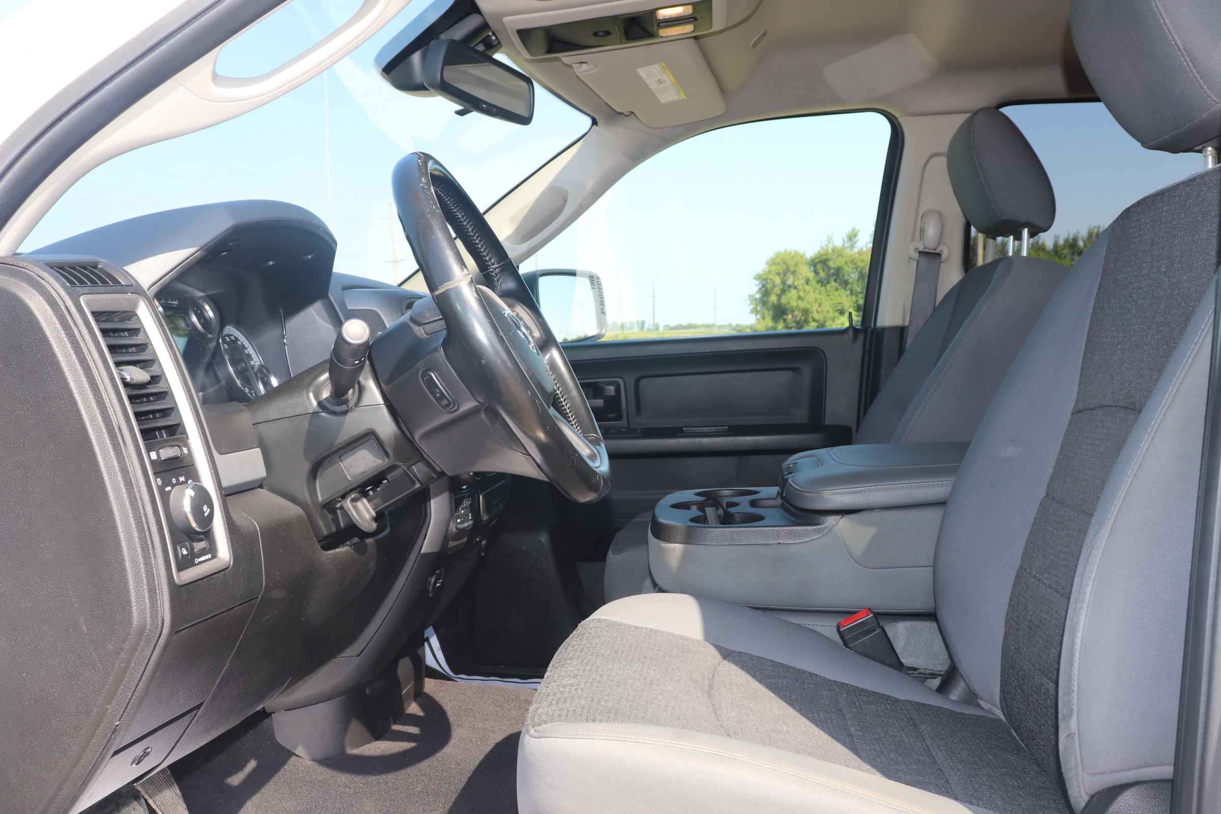 2020 RAM 1500 Classic (G)(W)(6) Tradesman Quad Cab 4WD - 11