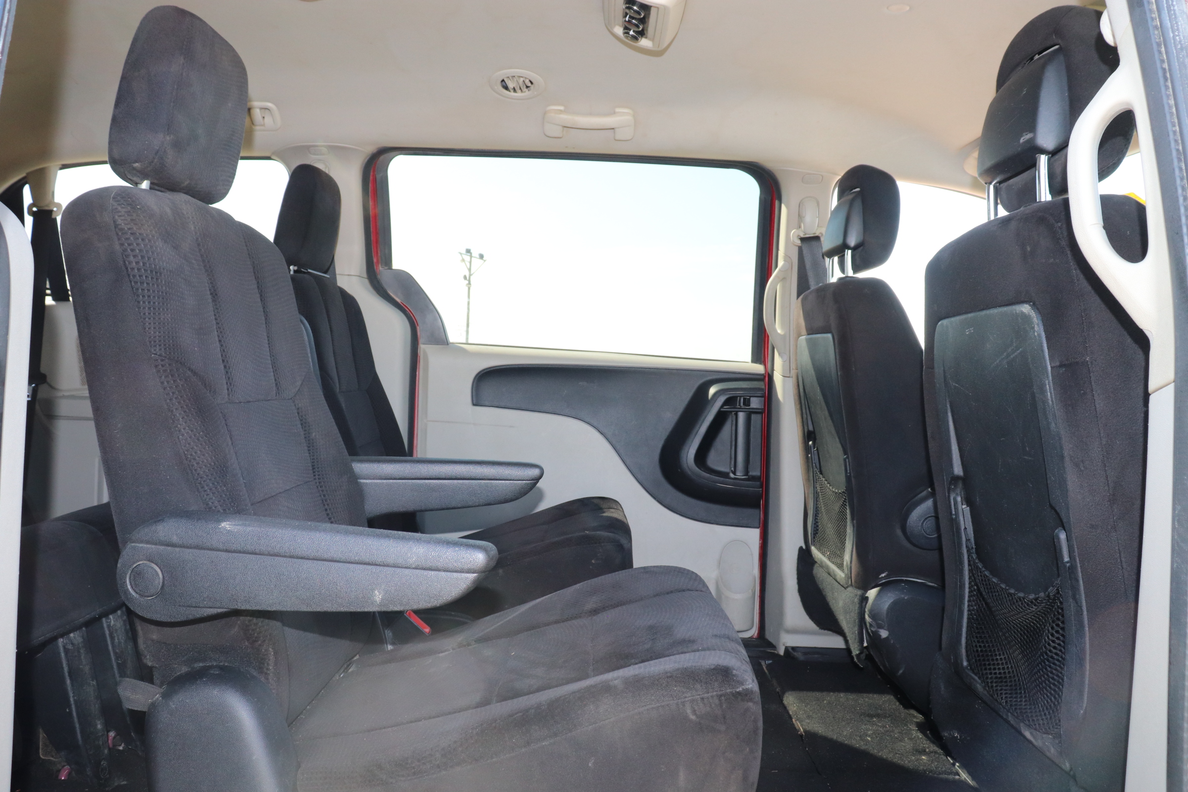 2014 Dodge Grand Caravan (R)(C)(7) SE - 12