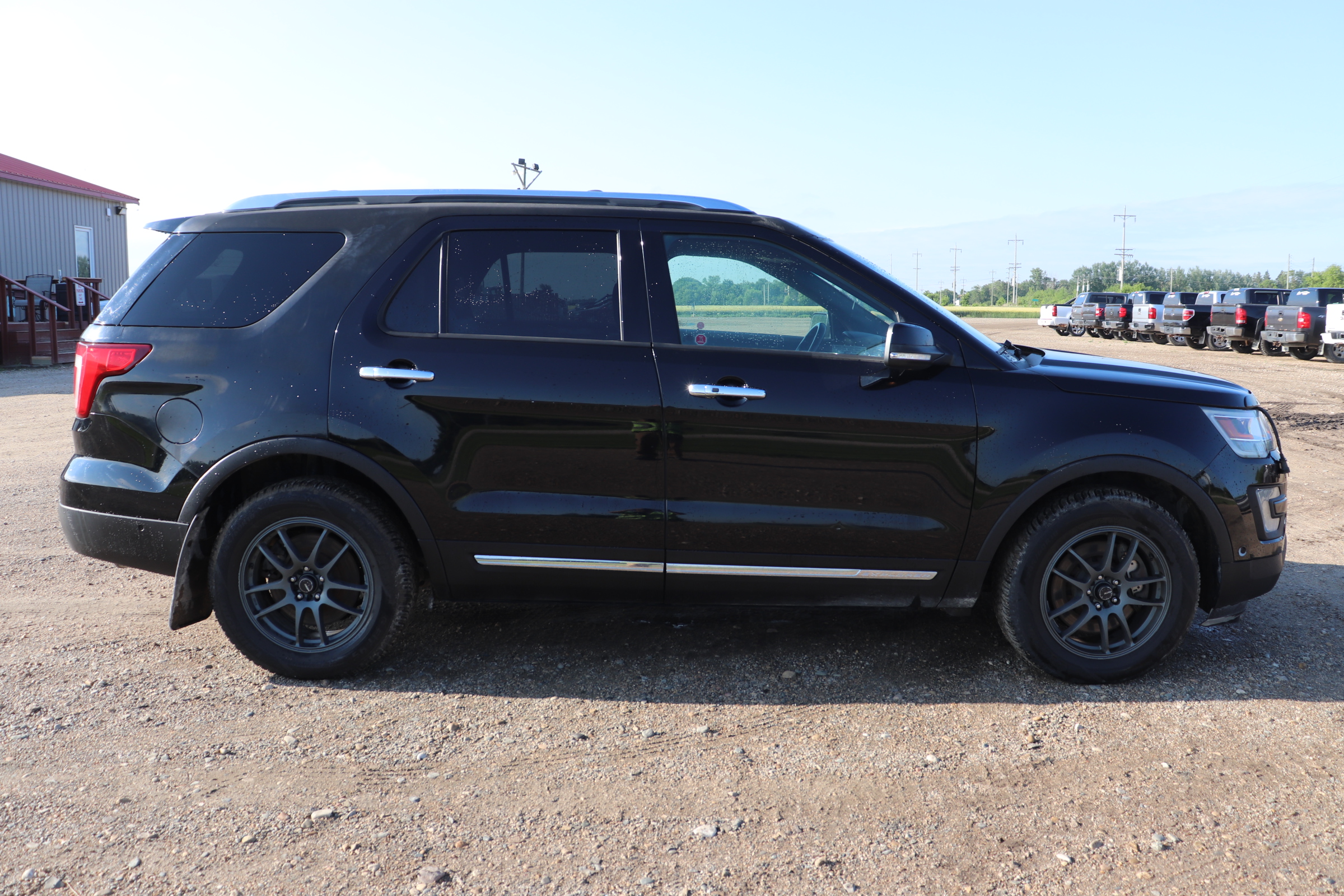 2017 Ford Explorer (R)(P)(7) Limited 4WD - 5