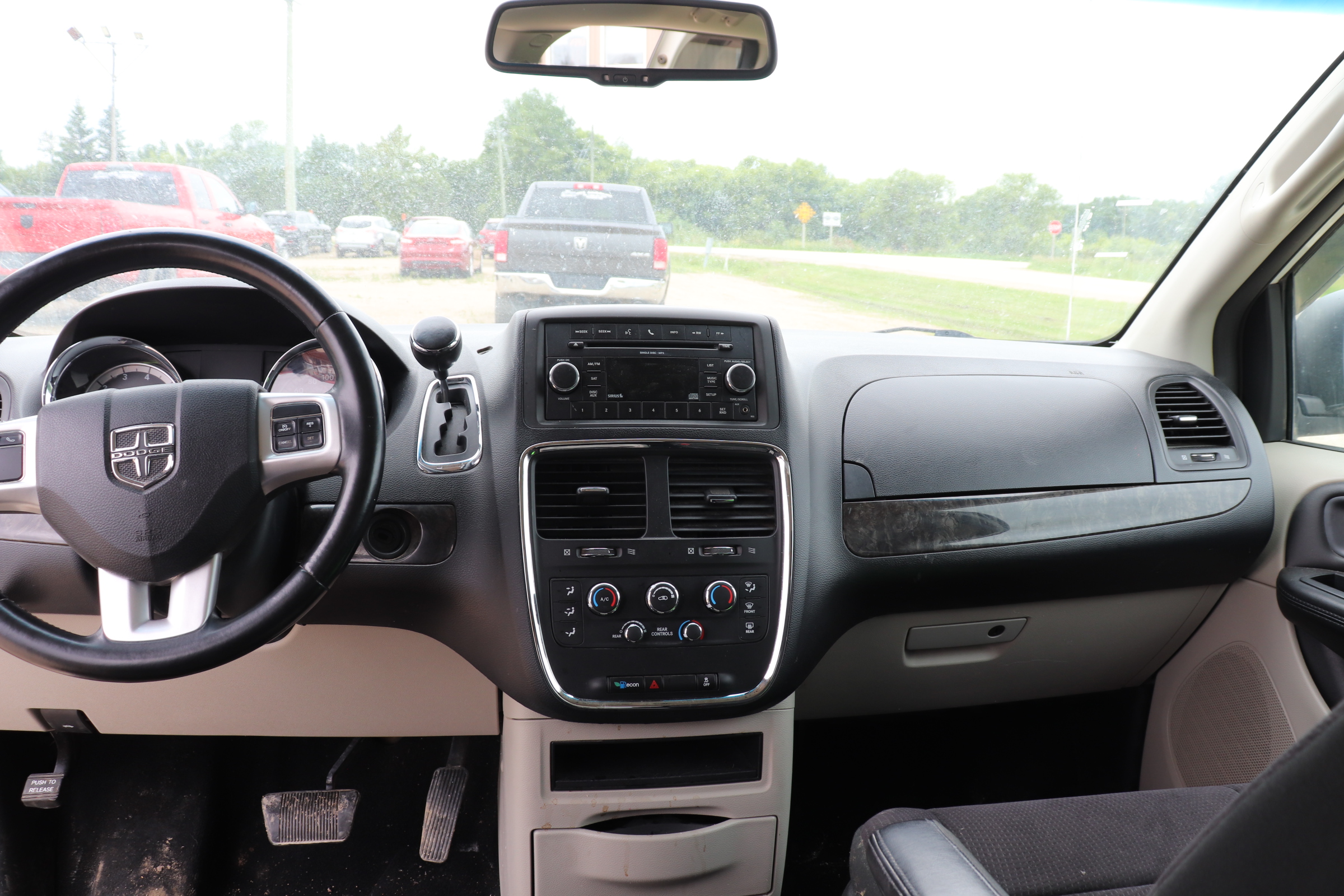 2011 Dodge Grand Caravan (R)(C)(7) Express - 6