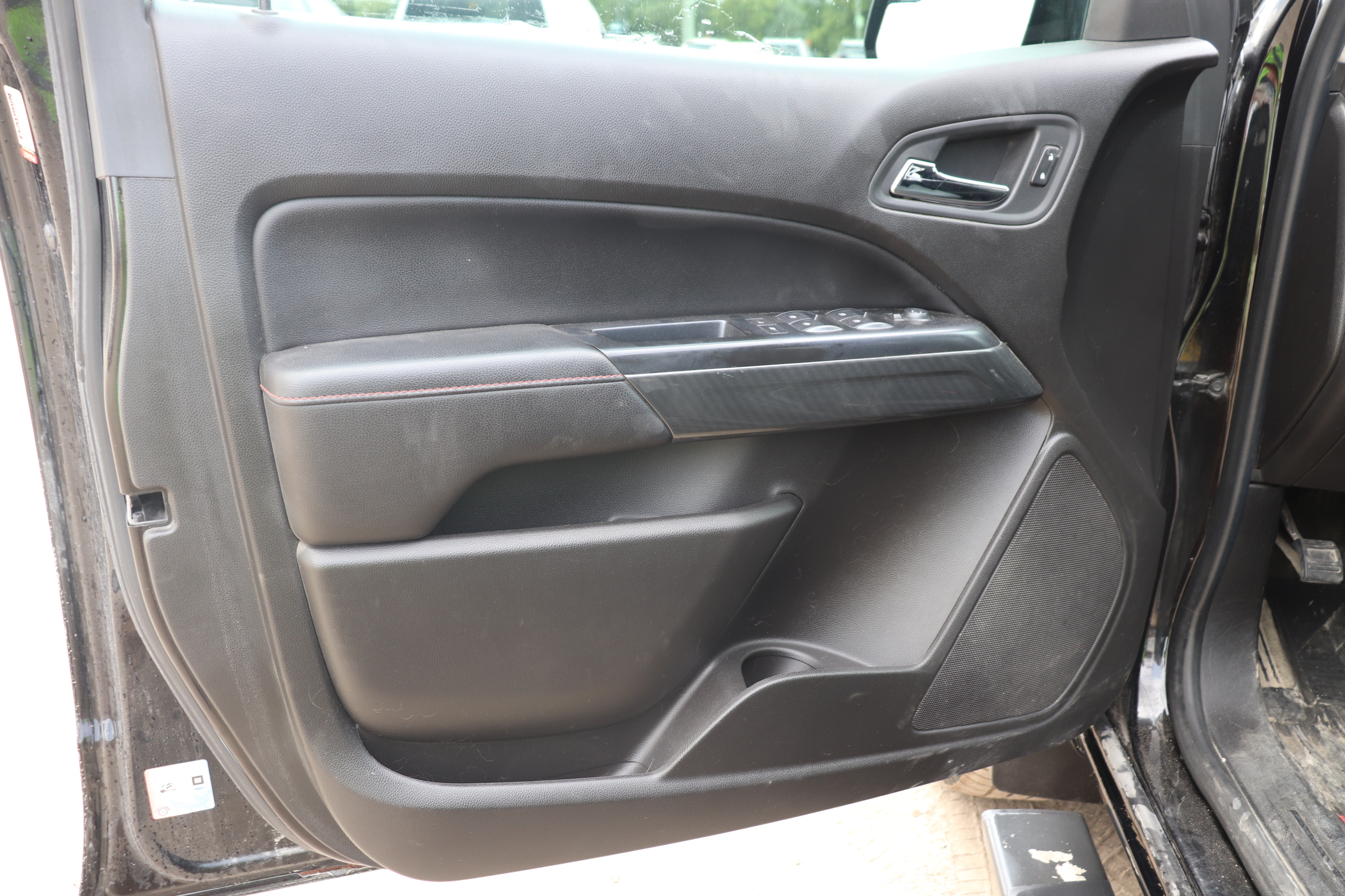 2016 GMC Canyon (R)(K)(5) SLE Crew Cab 4WD - 11