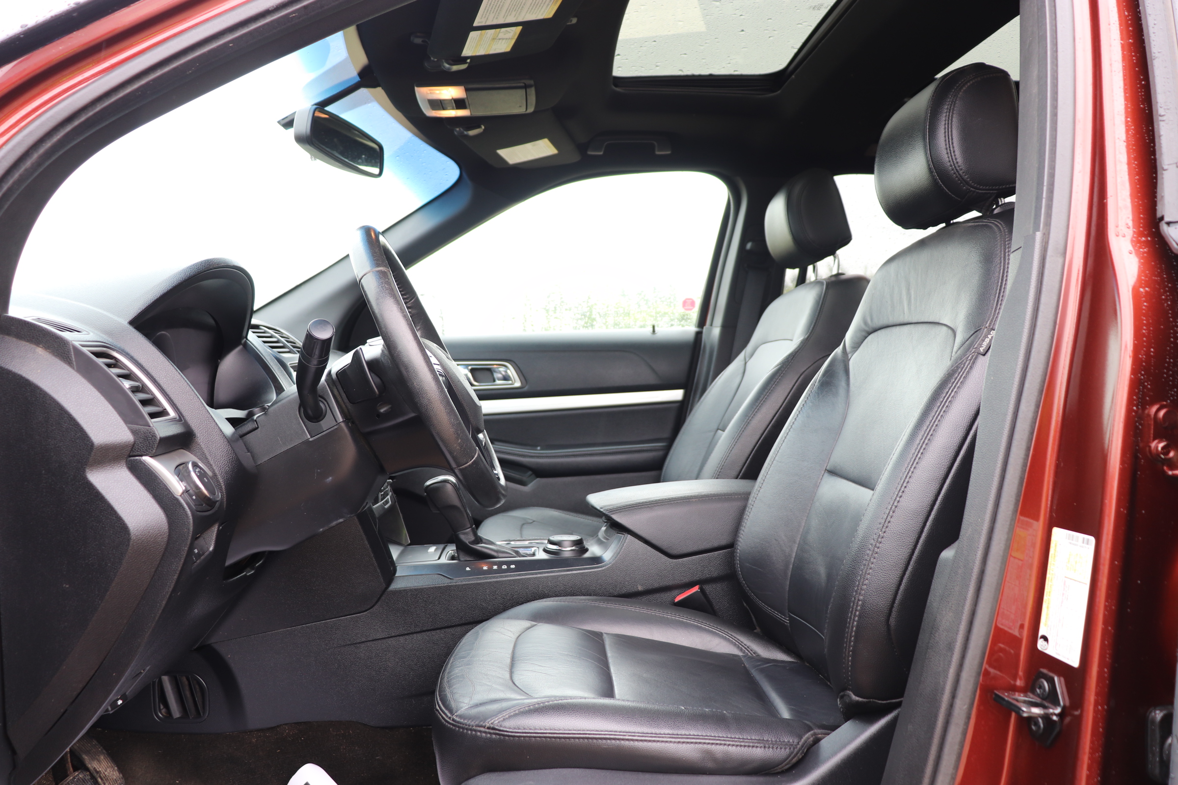 2016 Ford Explorer (R)(P)(7) XLT 4WD - 9