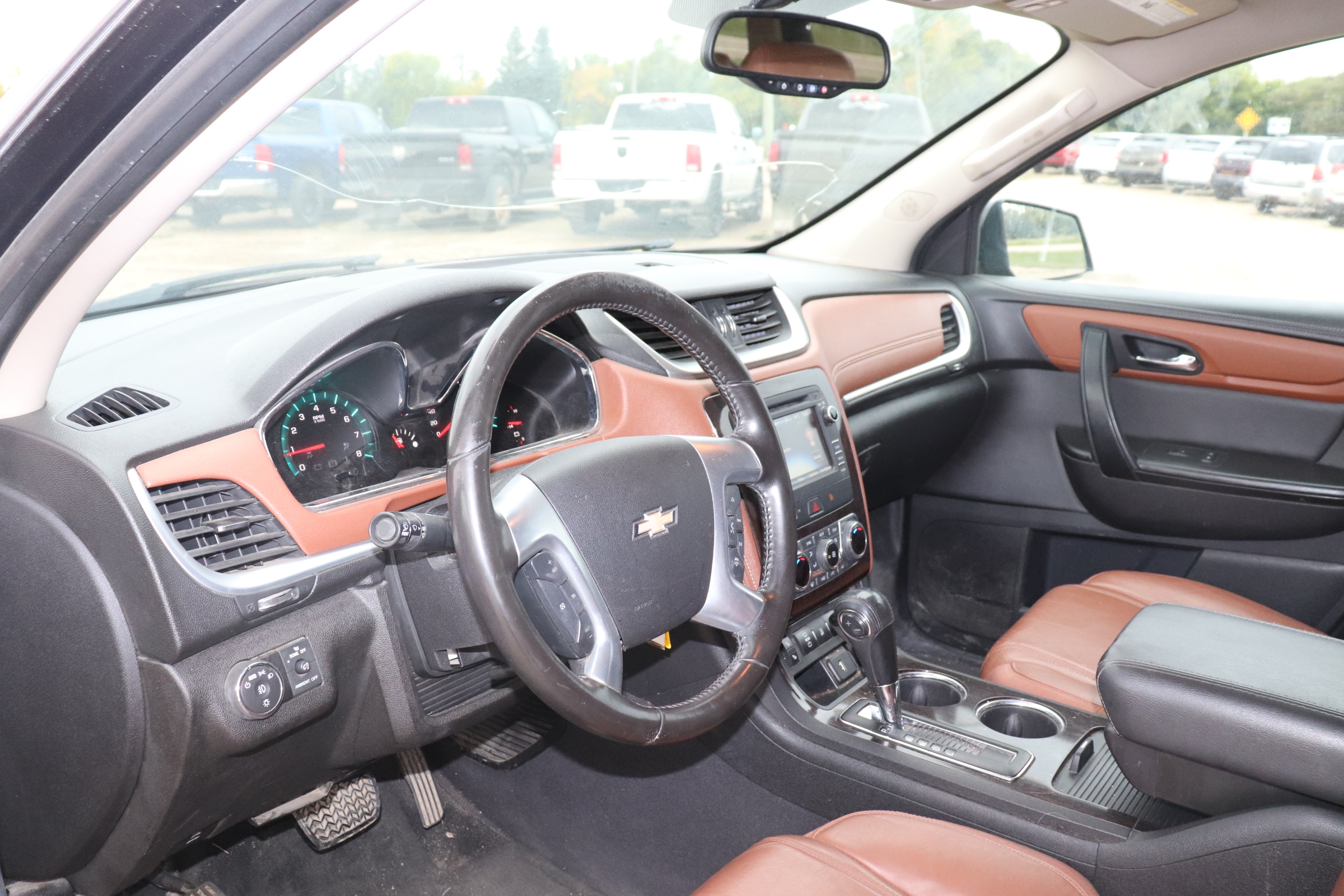 2015 Chevrolet Traverse (R)(G)(7) 2LT AWD - 10