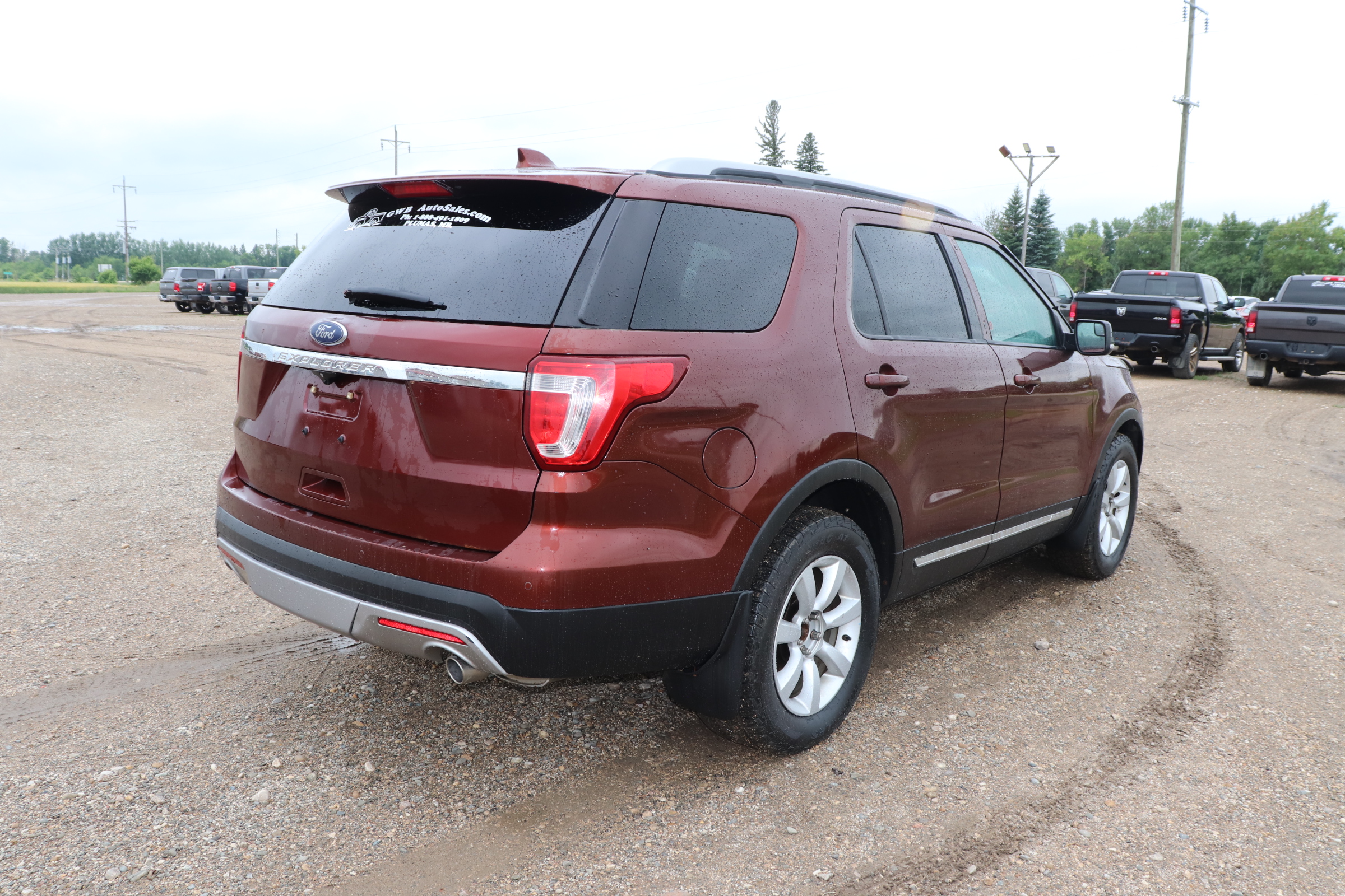 2016 Ford Explorer (R)(P)(7) XLT 4WD - 8
