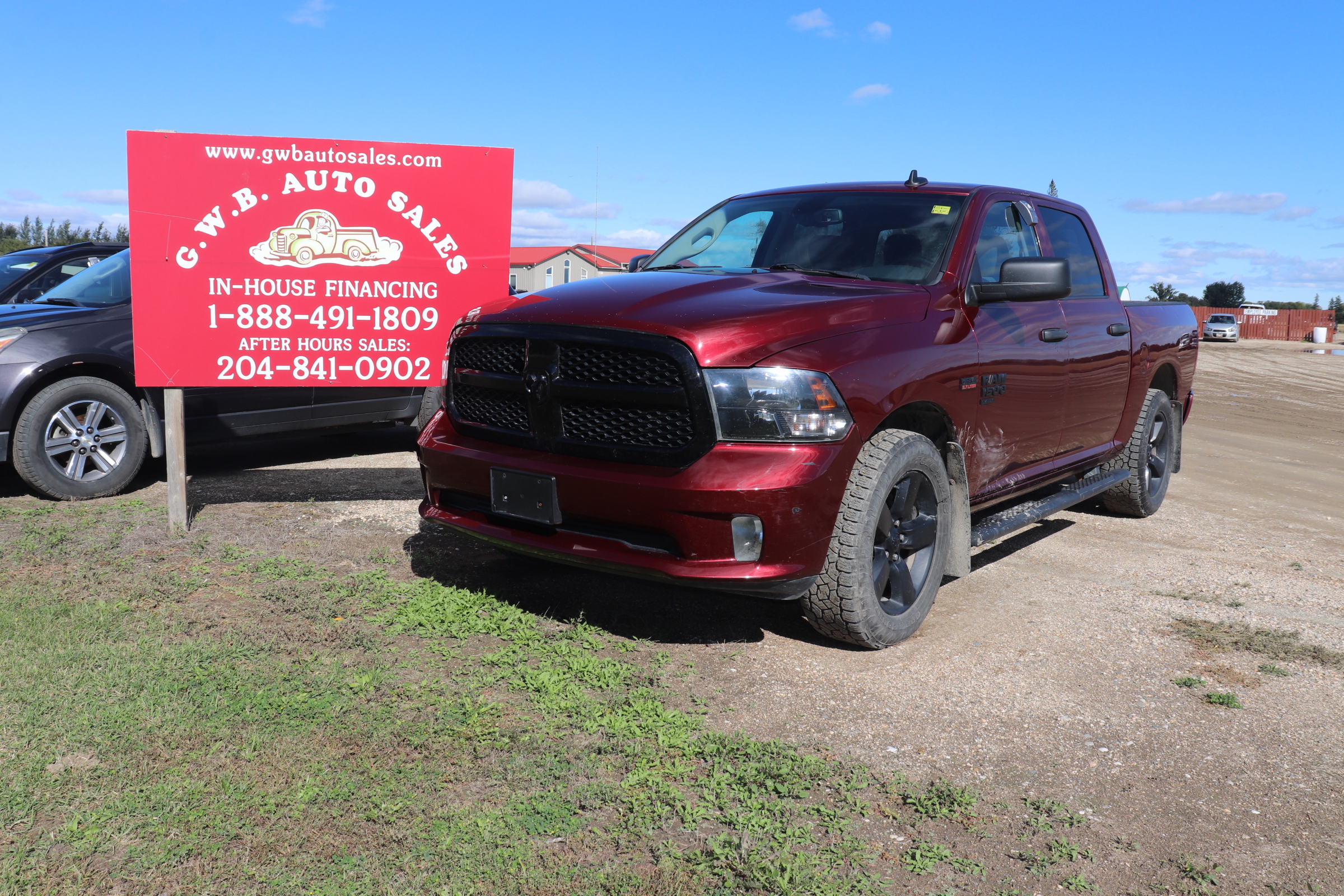 2021 RAM 1500 Classic (R)(W)(5) Tradesman Crew Cab SWB 4WD