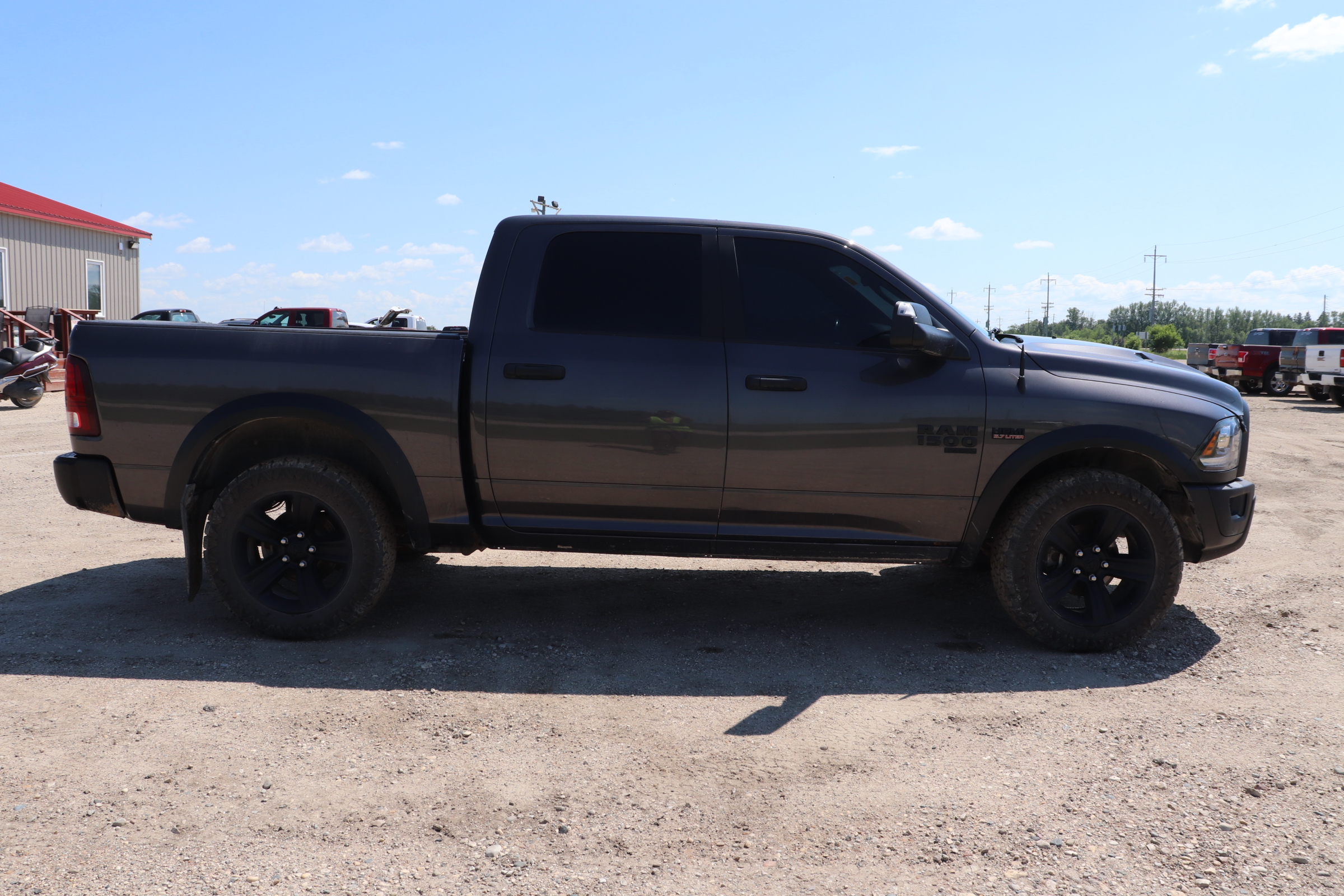 2022 RAM 1500 Classic (R)(Z+)(6) Tradesman Crew Cab SWB 4WD - 4
